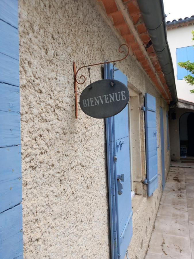 Вилла Le Petit Mas Des Alpilles En Provence Сент-Этьен-дю-Грес Экстерьер фото