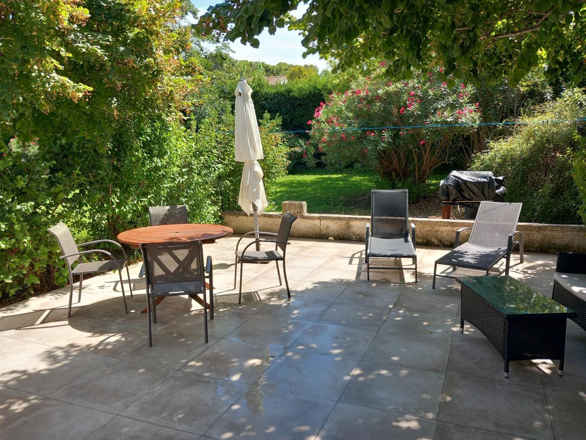 Вилла Le Petit Mas Des Alpilles En Provence Сент-Этьен-дю-Грес Экстерьер фото